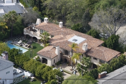 Miley Cyrus - Cyrus Family House (10)