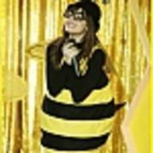 USYGKOVAXCOEJAEEYLF - Demi one bad bee