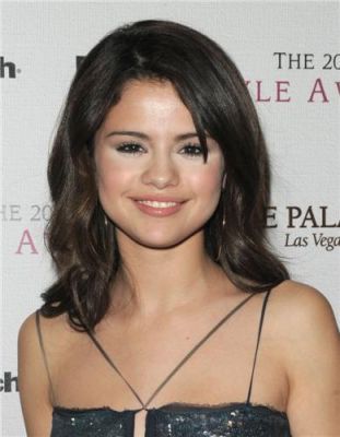 normal_010 - Selena Gomez Award Shows 2O1O December 12 Hollywood Style Awards