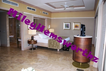 <3 - My hotel room from Cabo-Proofs
