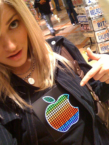 2 - I just bought a ligh up apple logo tshirt