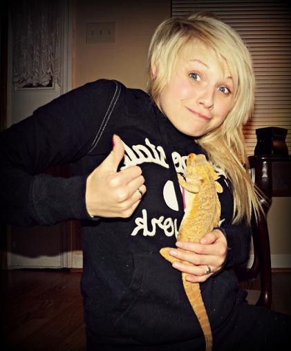 ; Hanging out with Junior, the lizard! :D
