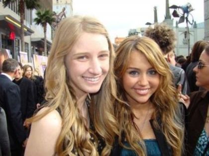 normal_0402_WithFans0005_281529 - x - This Is Miley - x