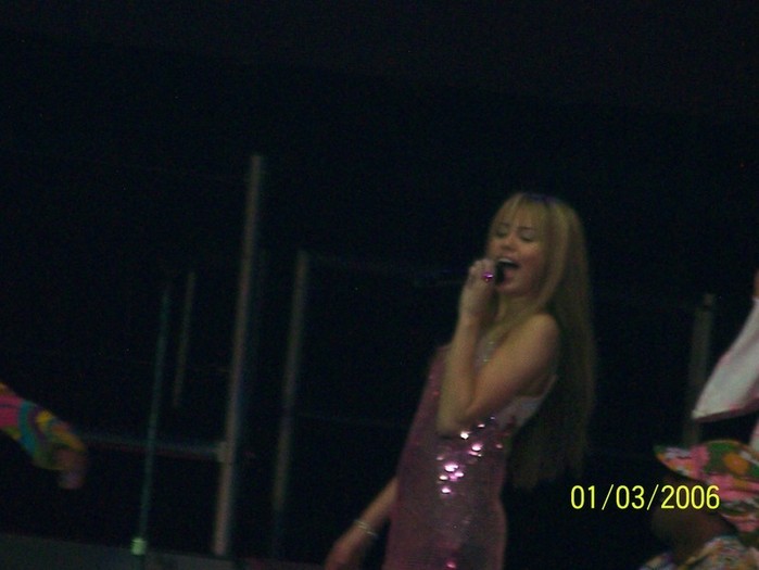 Hannah Montana - At Miley Concert