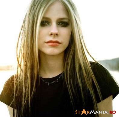 6de0d54e0bc7c150020fa41c93db34d8-avril_lavigne_3[1]; i adora ya avril
