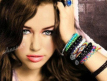 20342057_LMYYBWOHZ - miley cyrus poze super cool