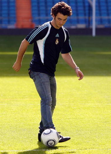 realmadrid_(13) - JB-playing football in Spain