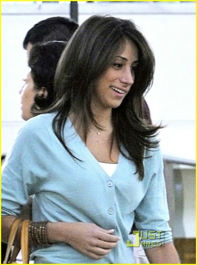 kevin-danielle-jonas-newark-airport-05