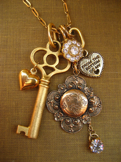 charm-gold-hearts-jewelry-key-Favim.com-119418_large