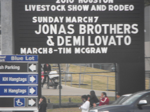 Houston Rodeo 2010 Jonas Brothers & Demi Lovato - Houston Rodeo 2010 Jonas Brothers and Demi Lovato