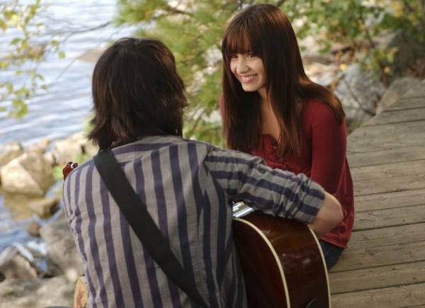 Shane-and-Mitchie-camp-rock-1404207-600-435 - Camp Rock The Jam