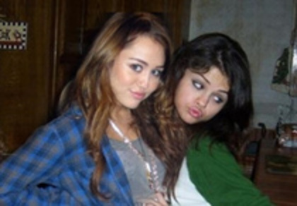 SeLeNa AnD Milezz