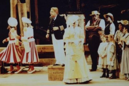 Showboat  On Stage - Theatre Days