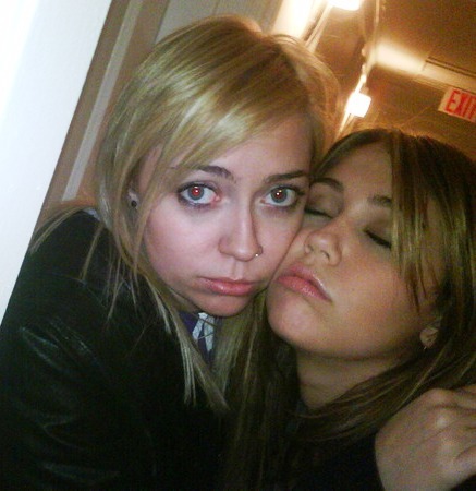 miley-cyrus-twitter - my sister Brandi Cyrus