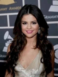0 x - GRAMMYS - x 0 (28) - Selena Gomez Award Shows 2O11 February 13rd Grammy Awards