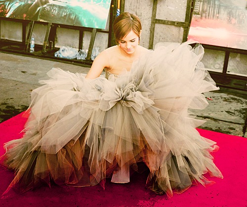 tumblr_loyy3l1kKr1qdoyv4o1_500_large - x - Emma Watson - x