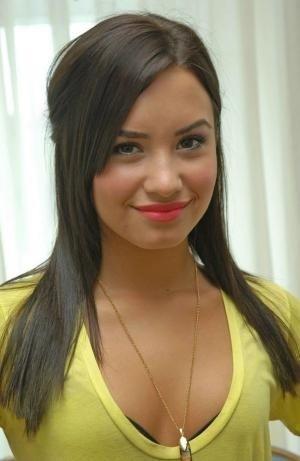 CFCHJXKFJBKIOOMPMPA - demi lovato