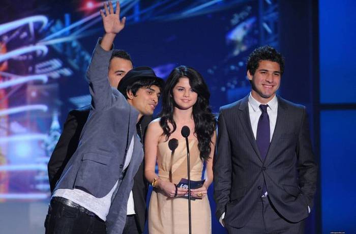 selenagomezfan_com-mtvlatinamericanawards-0021[1]