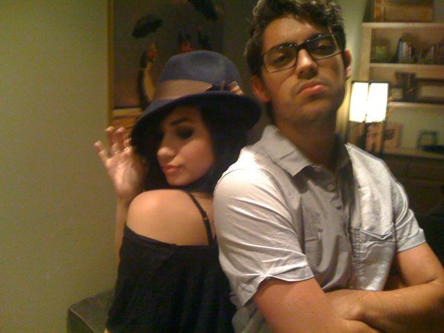 29qfk94 - Demi Lovato and Joe Jonas