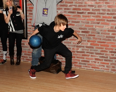 Bowling with Justin Bieber (8) - Bowling with Justin Bieber