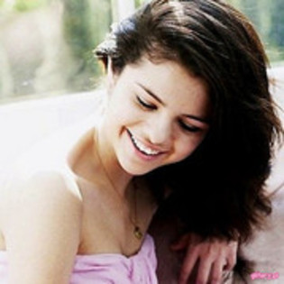 40269078_KTCDUOQUE - Selena Gomez