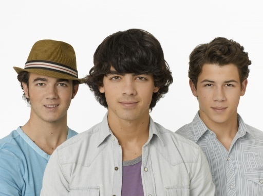 Camp-Rock-2-Promo-the-jonas-brothers-11843336-512-383