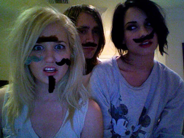 mustache party - Twitter Pics