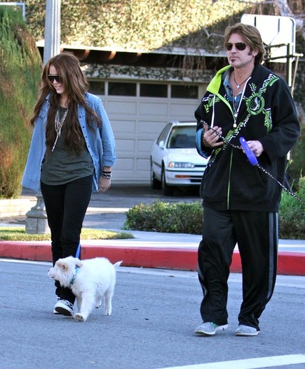 Billy+Ray+Cyrus+Miley+Cyrus+Out+Walking+Their+qfKC2WHxiHEl - Album for Miley real