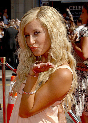 ashley-is-44-ashley-tisdale-9682506-286-400