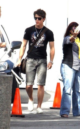normal_nick-jonas-032010-7 - Nick-Out at a Studio in Los Angeles