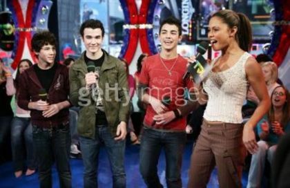 12 - MTV TRL With The Jonas Brothers