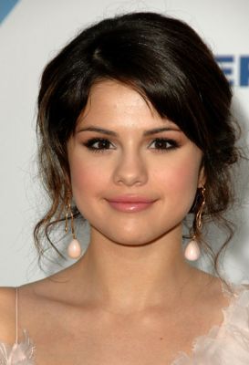 normal_064 - Selena Gomez Award Shows 2OO9 September 17 ALMA Awards