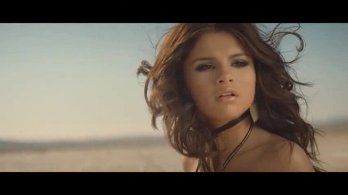 Selena Gomez & The Scene - A Year Without Rain 329