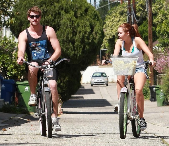 Miley+Cyrus+Liam+Hemsworth+Riding+Their+Bikes+7Rp2VvCOFmtl - Riding their bikes