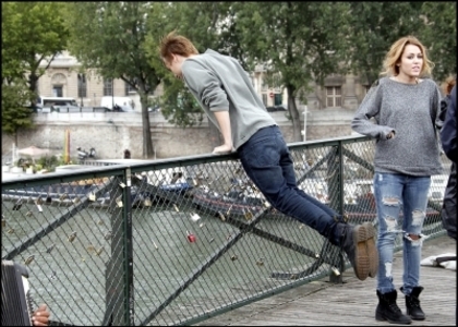 Filming LOL in Paris. xD (176)