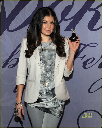 fergie-outspoken-st-louis-bacardi-party-01 - x - Fergie - x