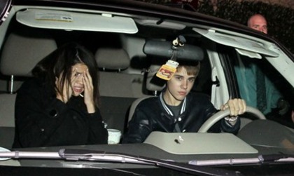 Justin-Bieber-Selena-Gomez-Celebrate-17th-Birthday-PHOTOS-6[1]