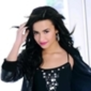 demi-lovato-651469l-thumbnail_gallery