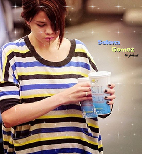 35853256_ZZHTZXWYW - Selena Gomez Glittery Photos