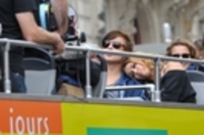 Filming LOL in Paris. xD (9)