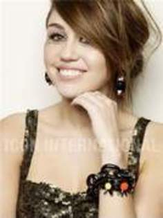 16133237_SIHXMVKPP - Sedinta foto Miley Cyrus 11