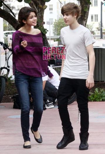 selena-gomez-justin-bieber-florida__oPt