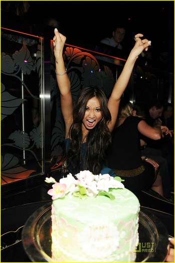 brenda-song-bank-birthday-03[1]