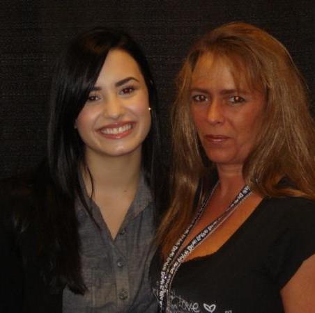 demi is the best (376)