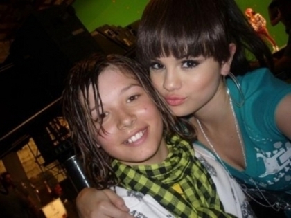 Sel with her fan :X:X:X