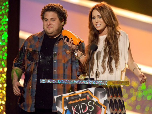 Miley (1) - 23rd Annual Kids Choice Awards - March 27th 2010 - Accepting Best Actress