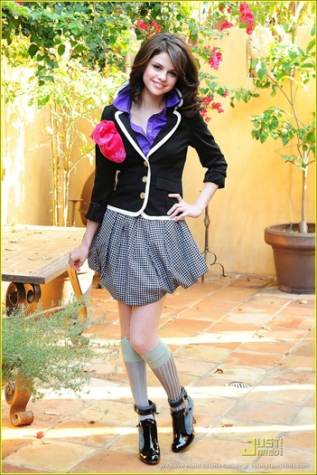 selena_gomez_cambodia_school_uniform_147