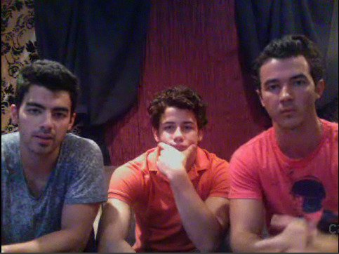 Jonas Brothers Live Chat (5)