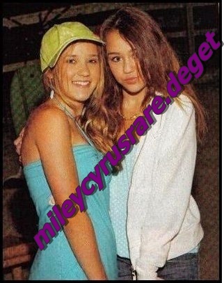 m n emzy - a rare pics with miley and emily
