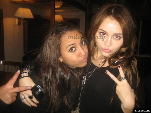 Miley Cyrus Personal Photos 001 (76)